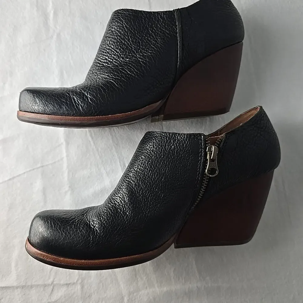 Kork-Ease Holmes Ankle Leather Wedge Heel Black Booties Size 8 Work Casual‎